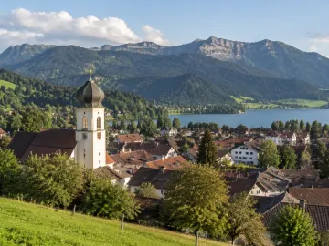 Immenstadt im Allgäu mit dem Großen Alpsee und den Bergen der Nagelfluhkette
