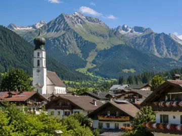 Oberstdorf mit dem Nebelhorn und den Allgäuer Hochalpen