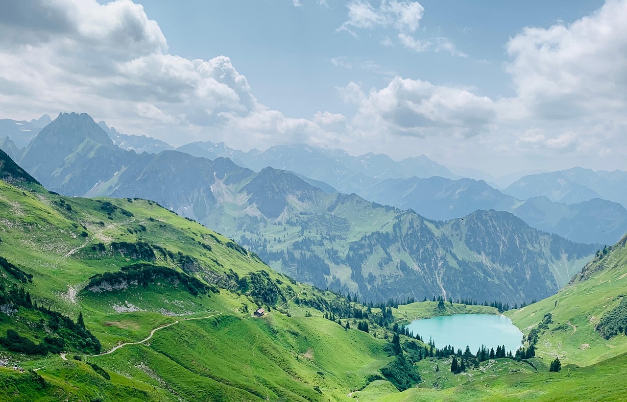 mountains-6531903_1280
